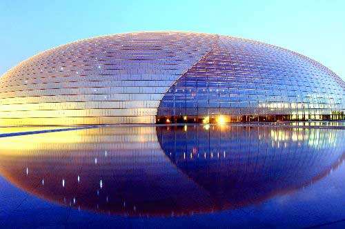 大多數(shù)國家仍普遍采用壽命達(dá)30-50年的鑄鐵井蓋。